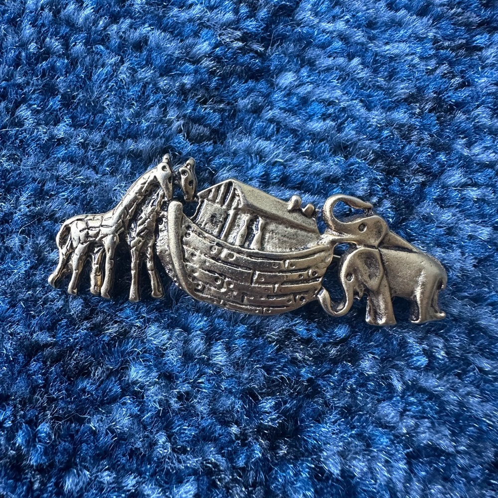 Vintage Noah’s Ark Made in USA Goldtone Brooch